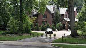 The pences have been living in a rented house in suburban virginia after former president donald trump and pence left office in january. Mike Pence Votes In Indiana Using Governor S Mansion As Home Address