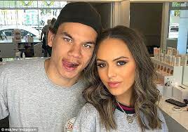 View latest posts and stories by @mia.fev mia fevola in instagram. Brendon Fevola S Daughter Mia And Rising Star Daniel Rioli Become One Of Afl S Hottest New Couples Daily Mail Online