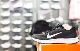 Analyzing Nikes Distribution Channels And Retail Strategy