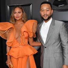 Legend is text that describes the meaning of colors and patterns used in the chart. John Legend Und Chrissy Teigen Ehe Am Ende Gala De
