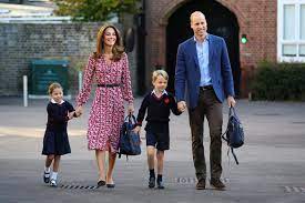 Buckingham palace released new photos of prince george. Kate Middleton Prince William It S Back To School Time For The Royal Kids In Photos