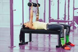 how to do a dumbbell bench press to