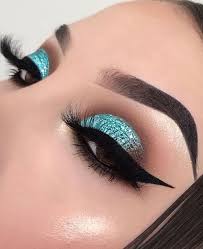 eye makeup trends icy blue