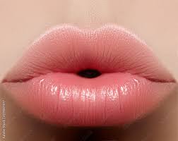 closeup kiss natural lip makeup