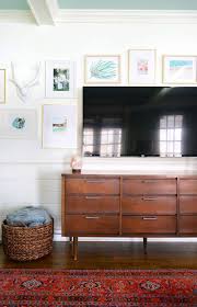 How To Make A Gallery Wall Around A Tv