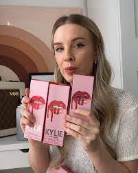 kylie cosmetics velvet lip kits izzy