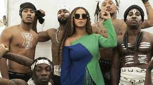 He calls the 2021 collection 'hiya kaya 21' which means 'headed home' in xitsonga. Fashionfriday Beyonce In Rich Mnisi Mmuso Maxwell And Quiteria George