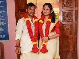 Lahari on her wedding at the time of initial pooja she was seen in red kanjeevarma saree paired with traditional gold jewellery and at the time of wedding she was seen in off white. Swathy Nithyanand Wedding Bhramanam Actress Swathy Nithyanand Ties Knot With Pradesh Nenmmara Times Of India
