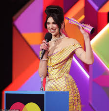 We did not find results for: Freedomroo Brit Awards 2021 Dua Lipa Calls For Key Workers Pay Increase As Little Mix Win Best British Group Australiannewsreview