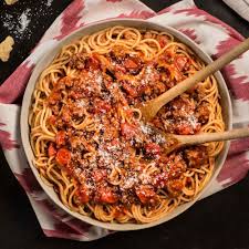 spaghetti with chunky tomato meat sauce