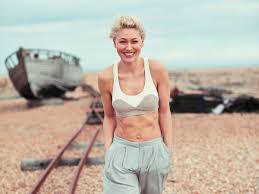 Emma willis is an english famed star who is best known as host and presenter of big brother and celebrity big brother, although she is hosting big brother and celebrity big brother since 2013. Emma Willis Sends Body Positive Message With Non Airbrushed Magazine Cover Daily Record