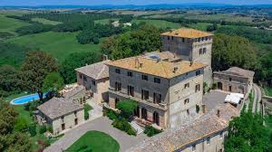 Zu den populärsten ferienhäusern in italien gehören toskanische luxusvillen, denn die meisten dieser häuser können mit einem privaten pool, einem großen, privaten. Castello Buonconvento Villa Mieten In Toskana Val D Orcia Villanovo