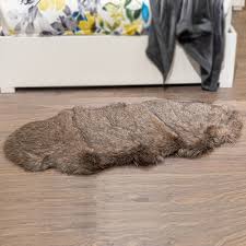 rugs aw wolf skin 80x150 shaped
