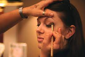 become a celebrity makeup artist