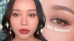 natural soft definition makeup for 30s