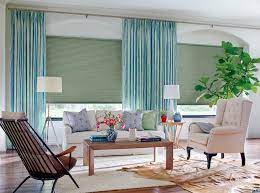 curtains matching with the wall colours