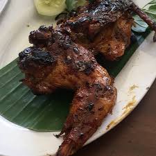 Rumah makan ini sangat terkenal dengan ayam bakarnya. Warung Apung Rahmawati Gresik Ulasan Restoran Tripadvisor