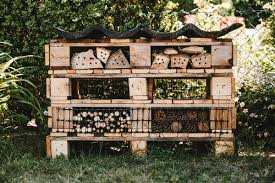 design ideas using recycled wood pallets