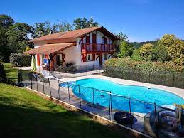 maison basque avec piscine maison à