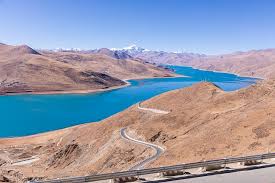 中國西藏-山南景點】西藏三大聖湖-羊卓雍錯.跟天比藍的湖水- LINE旅遊