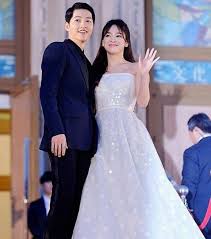 Song joong ki and song hye kyo got married at the shilla hotel in seoul and based on the photos you we sincerely thank you for the interest and love you've shown for song joong ki and song hye kyo's wedding. Song Joong Ki And Song Hye Kyo Wedding Top Photos Of Song Song Couple