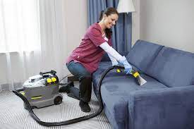 wet carpet cleaners cleaning floor