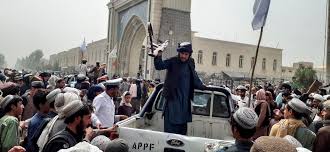 Los talibanes, que llegaron a las puertas de la capital afgana kabul, al tiempo que el presidente como la mayoría de la población afgana, ellos son esencialmente pastunes, el grupo étnico que ha. Y 2yz1c Csd1zm