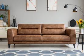 what color couch goes with gray walls