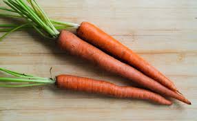 eating raw carrot for overall health