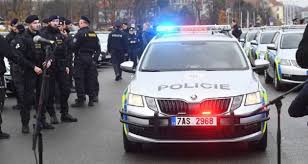 Policie české republiky nabízí uplatnění pro zájemce o služební poměr. Policie Modernizuje Vozovy Park Prevzala Prvni Octavie Se Specialni Vybavou Automobil Revue