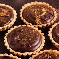 chocolate and salted caramel tarts with