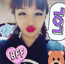 park bom shares unique makeup selfie on