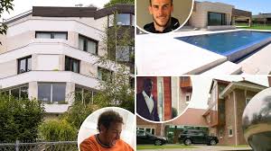 Neymar has purchased a triplex worth $750k in sao paulo. From Van Dijk And Solskjaer To Neymar And Ronaldinho Footballers Whose Luxury Mansions Belonged To Fellow Pros The Projects World