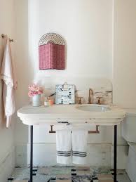 Pink Bathroom Tiles Are Back And