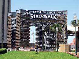 the outlet collection at riverwalk