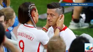 Check out his latest detailed stats including goals, assists, strengths & weaknesses and match ratings. Asi Se Consuela Robert Lewandowski Tras Derrota De Polonia Ante Senegal En Rusia 2018 Video Youtube