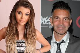She has amassed a large youtube following due to her fashion and beauty vlogs. Lori Loughlin S Daughter Olivia Jade Said Dad Faked College