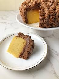 vanilla sponge cake with chocolate