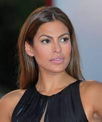 eva mendes uses 20 gold skin roller