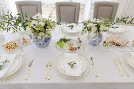 Try this three trendy and affordable decor ideas! Passover Seder Table Fashionable Hostess