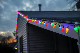 hanging christmas lights on your roof