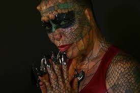 The latest body modification news, updates, and beautiful people from bme. Meet The Texas Bred Dragon Lady Tiamat Medusa Takes Body Modification To The Extreme Artslut