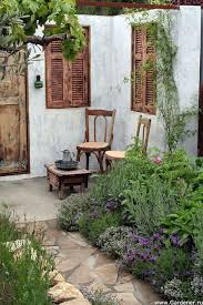 small courtyard gardens