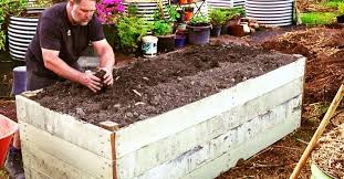 how to fill raised vegetable garden