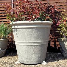 diffe types of large garden pots