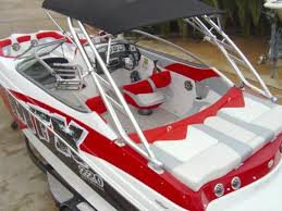 Pioneering innovative & intuitive watercraft for sensible boaters since 1945. Rinker Boats For Sale Boatinho Com
