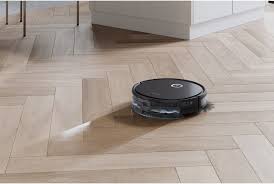 put cleaning solution in robot mop