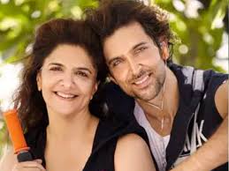 Hrithik roshan is an indian actor, born on 10th january 1974, well known globally for his versatile roles, unmatchable dancing skills and attractive looks. Hrithik Roshan Mother Updates Hrithik Roshan S Mother Pinkie Roshan Tests Postive For Covid 19 Is Currently Asymptomatic The Economic Times
