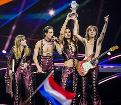The top prize this year went to italy's glam rock and after more than 30 years, the italians were happy bringing the win back home to one of the countries. B4a1hcqfgemeym