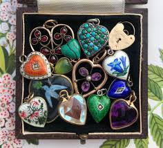 how to identify vine costume jewelry